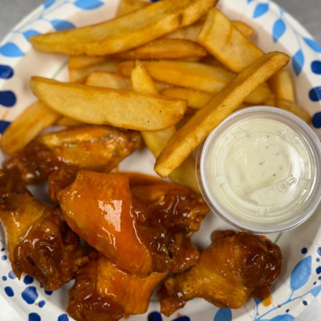 6 Wings with Fries.